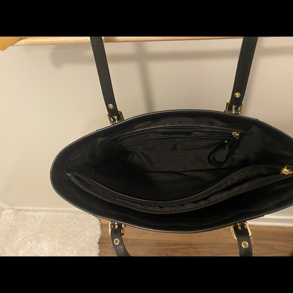 Michael Kors Large Handbag - Picture 6 of 9